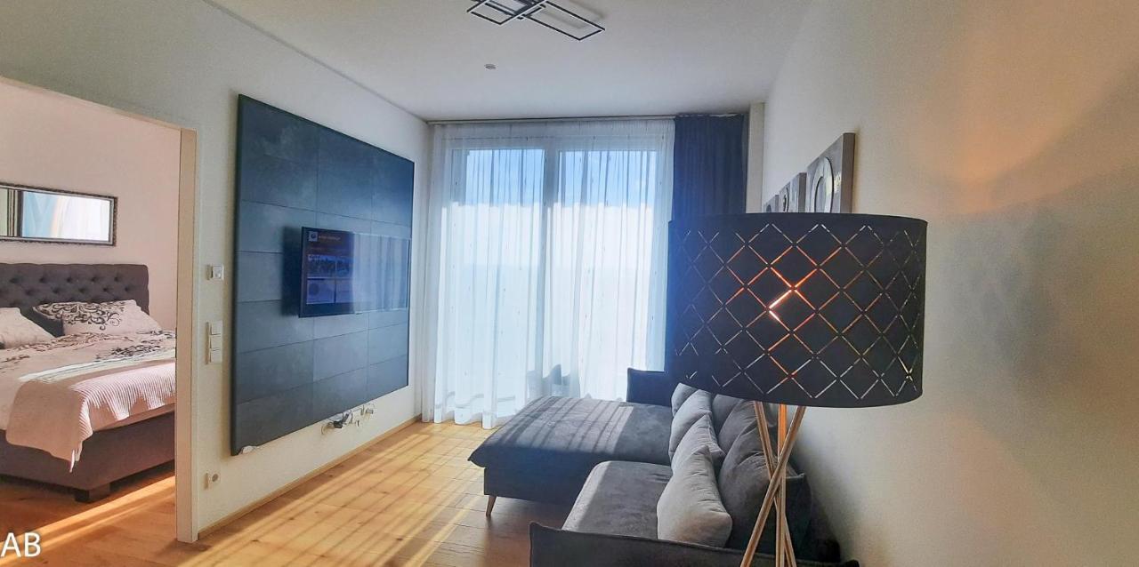 Superior Apartment & Rooftop Pool Вена Экстерьер фото
