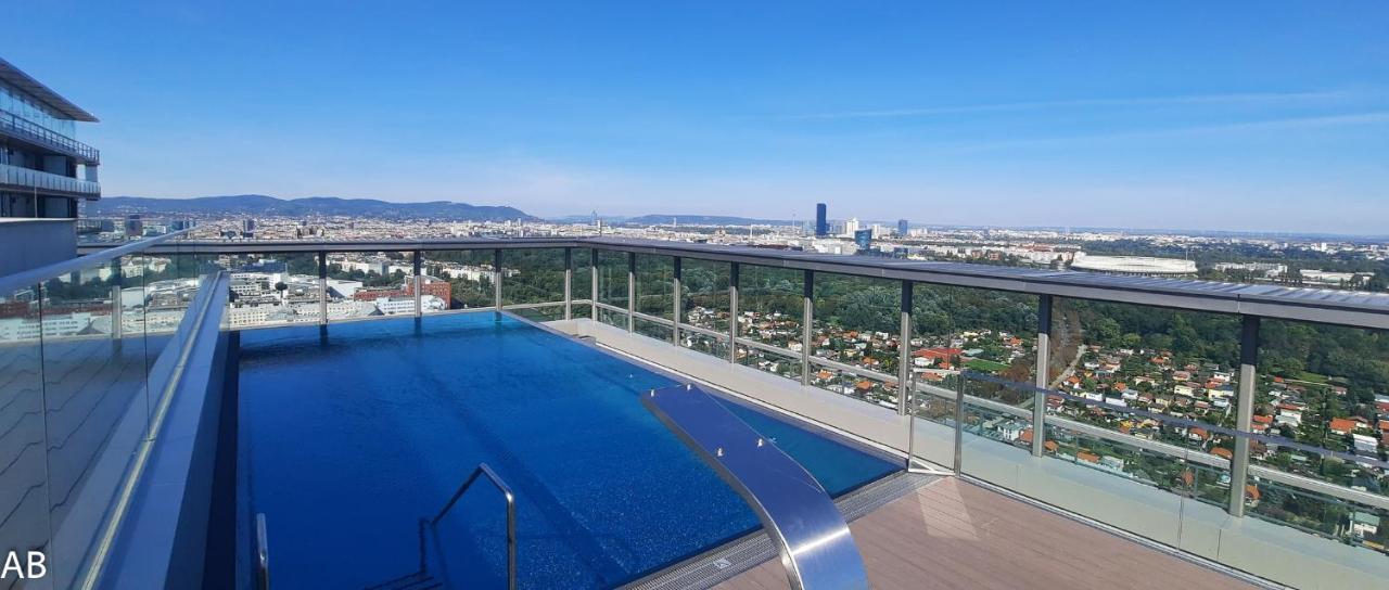 Superior Apartment & Rooftop Pool Вена Экстерьер фото