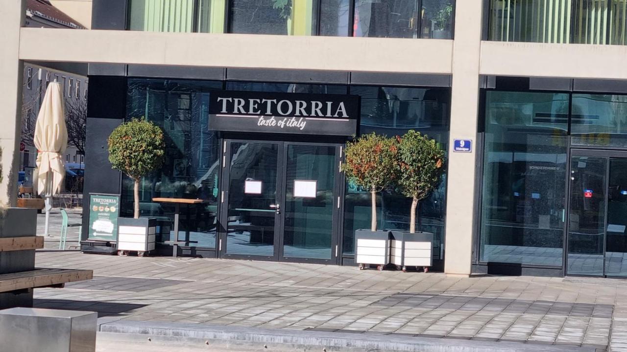 Superior Apartment & Rooftop Pool Вена Экстерьер фото
